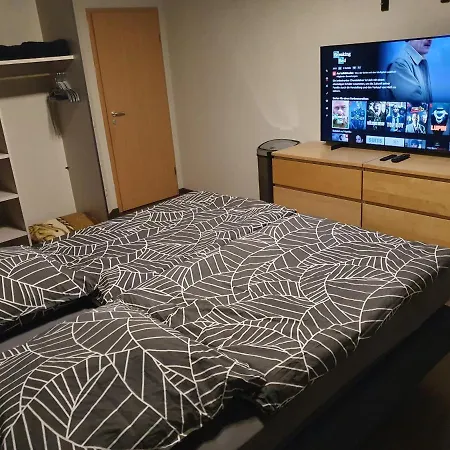 Homestay Schlafzimmer, Ruhige Lage In --- Check-in Mit Schluesselkasten Meppen