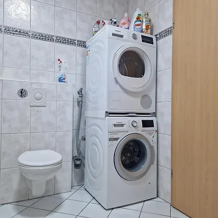 Schlafzimmer, Ruhige Lage In --- Check-in Mit Schluesselkasten *