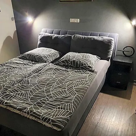 Pansiyon Schlafzimmer, Ruhige Lage In --- Check-in Mit Schluesselkasten