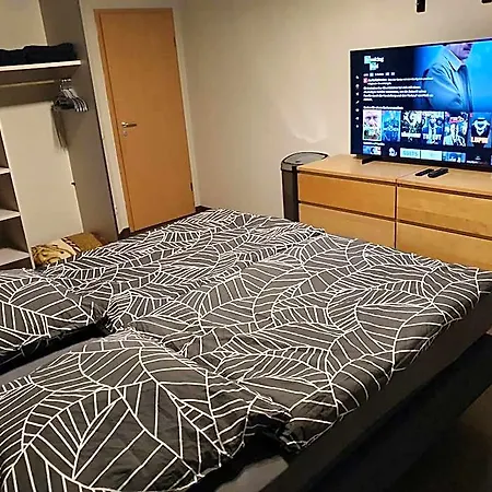 Schlafzimmer, Ruhige Lage In --- Check-in Mit Schluesselkasten *