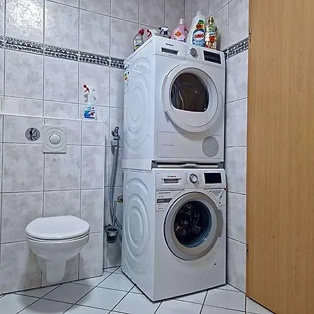 Schlafzimmer, Ruhige Lage In --- Check-in Mit Schluesselkasten *