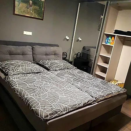 Homestay Schlafzimmer, Ruhige Lage In --- Check-in Mit Schluesselkasten Meppen