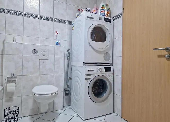 Schlafzimmer, Ruhige Lage In --- Check-in Mit Schluesselkasten *